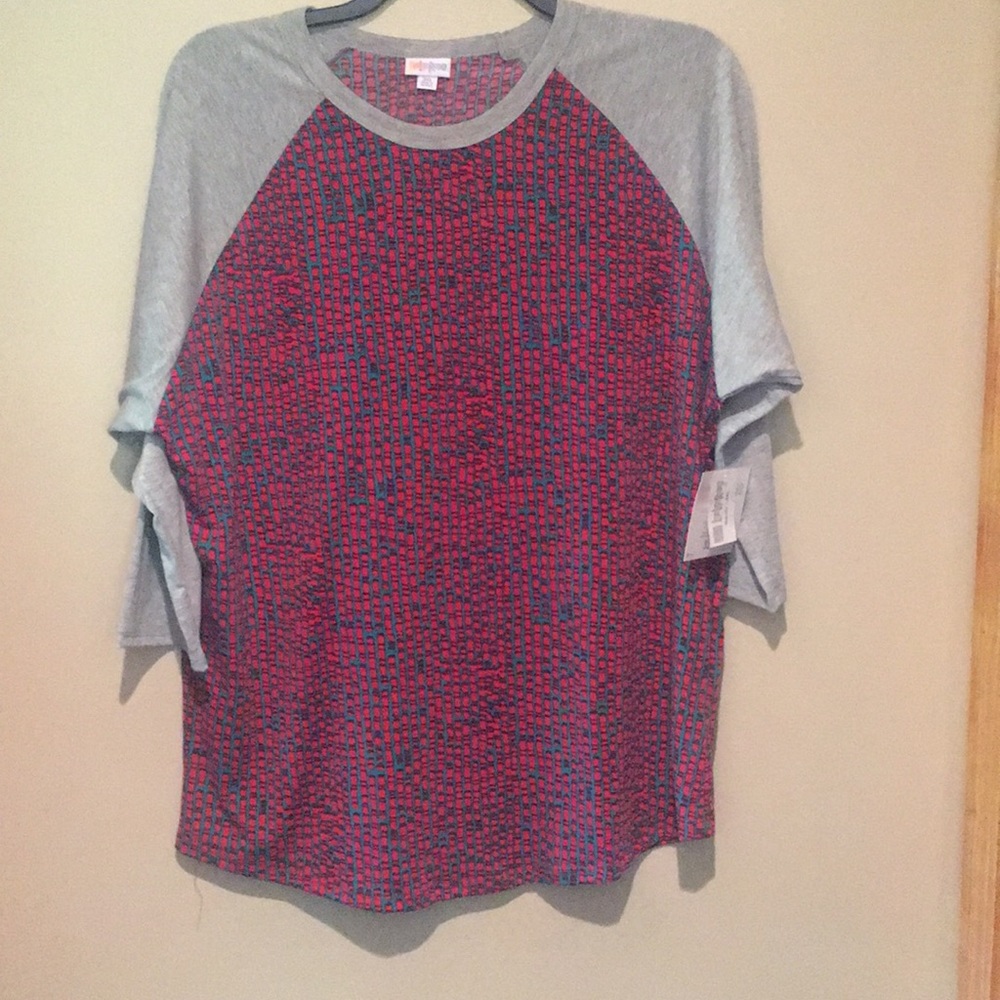 LulaRoe Randy T-shirt